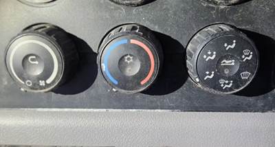 Freightliner Cascadia 126 Heater / AC Temp Control