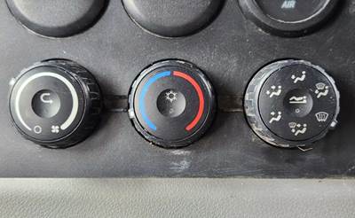 Freightliner Cascadia 126 Heater / AC Temp Control