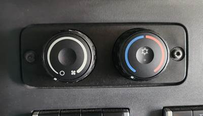 2020 Freightliner Cascadia 126 Bunk Temperature Control