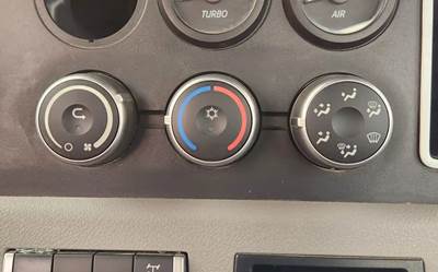 Used 2024 Freightliner Cascadia 126 Heater / AC Temperature Control Assembly