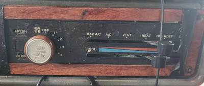 Freightliner FLD132 Classic XL Heater / AC Temp Control for a 2001 Freightliner FLD132 XL CLASSIC