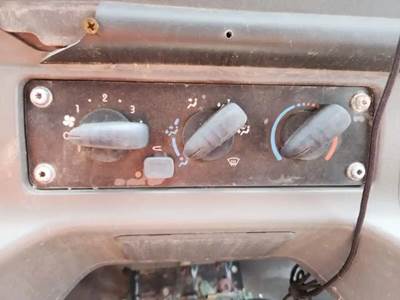 Freightliner M2 106 Heater / AC Temp Control