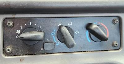 Freightliner M2 106 Heater / AC Temp Control