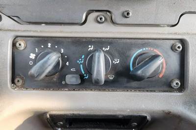 Used 2018 Freightliner M2 106 Heater/AC Temperature Control Assembly