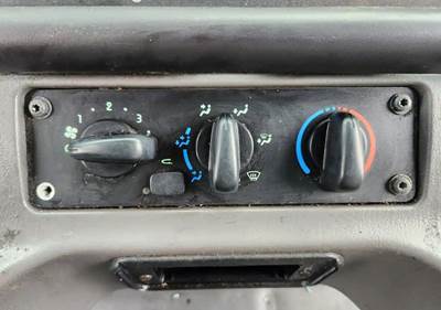 2005 Freightliner M2 106 Heater / AC Temperature Control Assembly