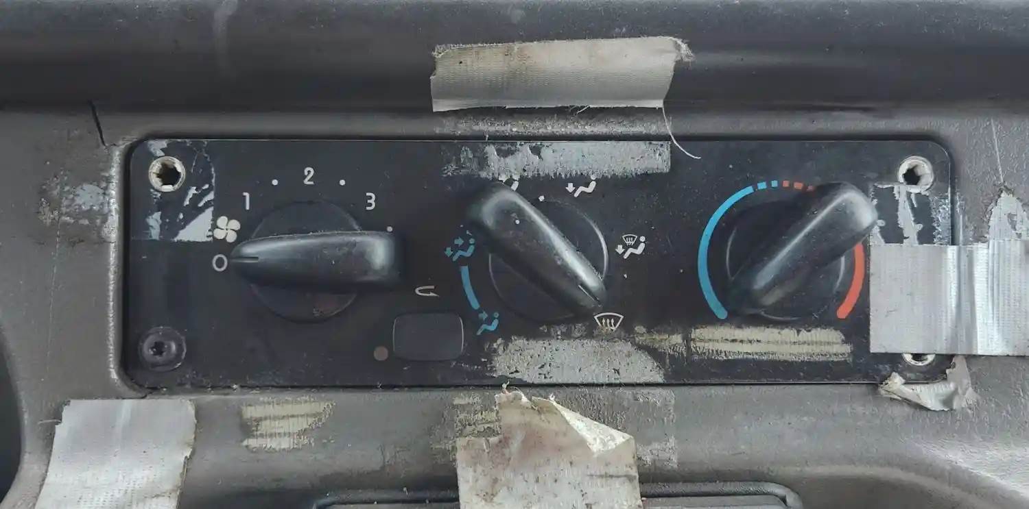 Freightliner M2 112 Heater / AC Temp Control for a 2007 Freightliner M2