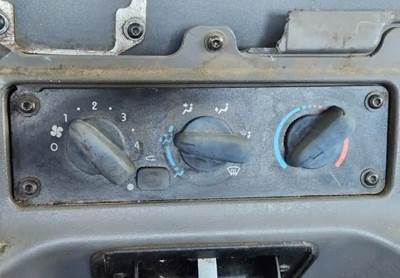 Freightliner M2 112 Heater / AC Temp Control for a 2005 Freightliner M2 112 Medium Duty