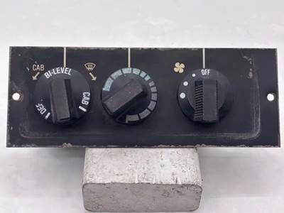Used 1990 International 4600 Heater / AC Temperature Control Assembly