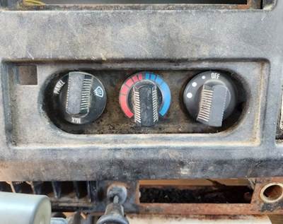 1997 International 4700 Heater / AC Temperature Control Assembly