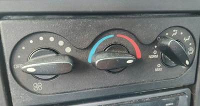 International DuraStar 4400 Heater / AC Temp Control