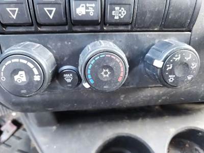 International LT625 Heater / AC Temp Control