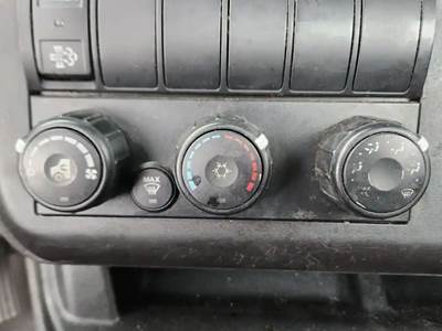 International LT625 Heater / AC Temp Control