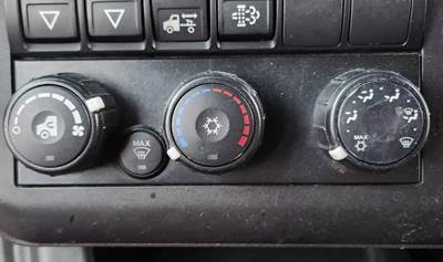 International LT625 Heater / AC Temp Control