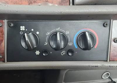 Used 2009 Kenworth T300 Heater / AC Temperature Control Assembly