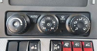 Used 2021 Kenworth T880 Heater / AC Temperature Control Assembly