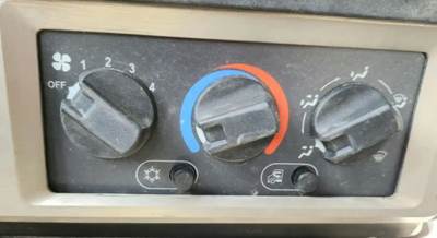 Mack 700 Heater / AC Temp Control