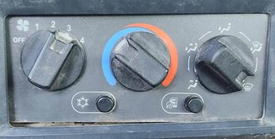 Mack Granite GU813 Heater / AC Temp Control for a 2017 Mack GU813