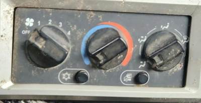 Mack Pinnacle CHU613 Heater / AC Temp Control for a 2016 Mack CHU613