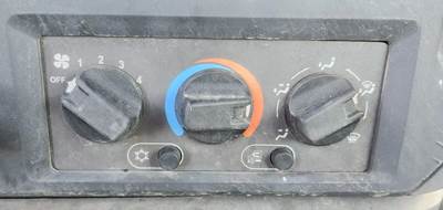 Mack Pinnacle CXU612 Heater / AC Temp Control for a 2015 Mack CXU612