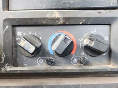 Mack Pinnacle CXU612 Heater / AC Temp Control for a 2009 Mack CXU612