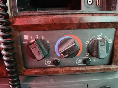 Mack Pinnacle CXU613 Heater / AC Temp Control for a 2014 Mack CXU613