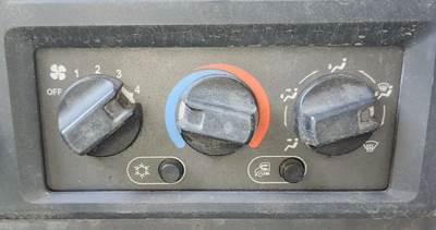 Mack Pinnacle CXU613 Heater / AC Temp Control for a 2014 Mack CXU613