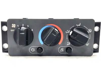 Mack Pinnacle CXU613 Heater / AC Temp Control for a 2012 Mack CXU613