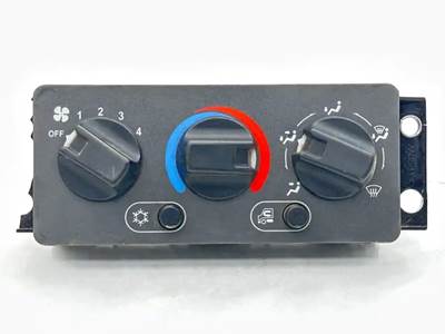 Mack Pinnacle CXU613 Heater / AC Temp Control for a 2015 Mack CXU613