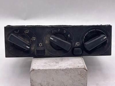 2007 Mitsubishi FE85D Temperature Control Assembly