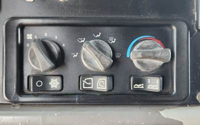 Peterbilt 387 Heater / AC Temp Control