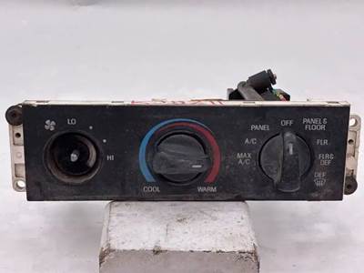 Used 2000 Sterling L8500 Heater / AC Temperature Control Assembly