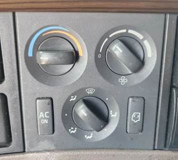 2017 Volvo VNL Heater / AC Temperature Control Assembly