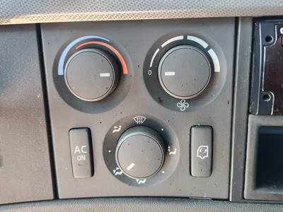 Used 2019 Volvo VNR64T Heater/AC Temperature Control Assembly
