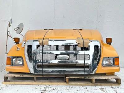 Ford F-750 Hood for a 2007 Ford F750