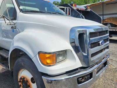 Used 2015 Ford F-750 Fiberglass Hood Assembly 35.5" White