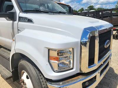 Used 2018 Ford F-750 Hood Assembly 39" Length White Fiberglass