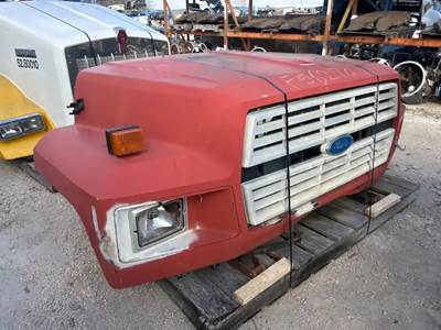 Ford F-800 Hood for a 1989 Ford F800