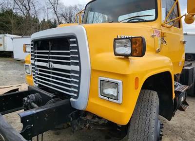 Ford LN8000 Hood