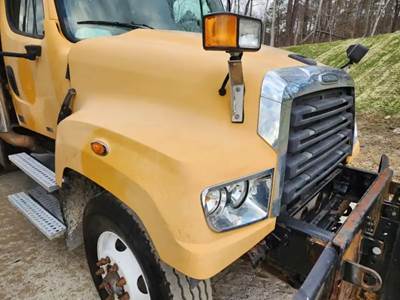 Freightliner 114SD Hood