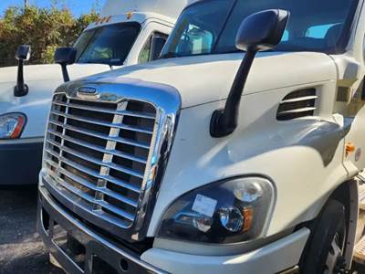 Freightliner Cascadia 113 Hood