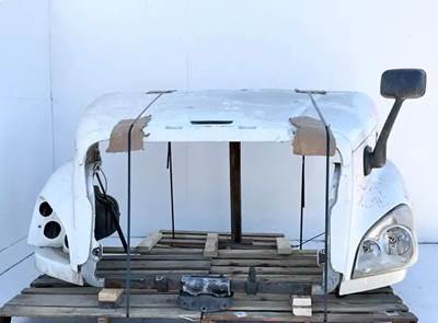 Freightliner Cascadia 113 Hood