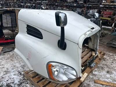 Freightliner Cascadia 113 Hood