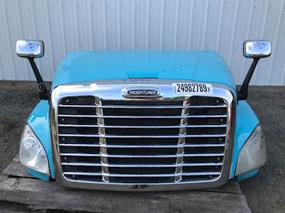 Freightliner Cascadia 125 Hood