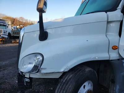 Freightliner Cascadia 125 Hood