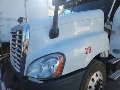 Freightliner Cascadia 125 Hood