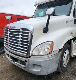 Freightliner Cascadia 125 Hood
