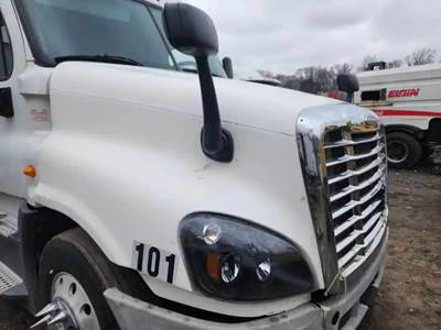 Freightliner Cascadia 125 Hood