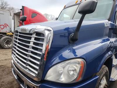 Freightliner Cascadia 125 Hood