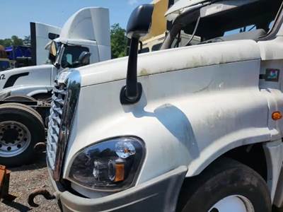 Freightliner Cascadia 125 Hood