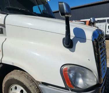 Freightliner Cascadia 125 Hood